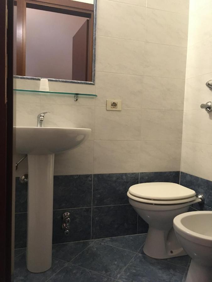 Hotel Capri ミラノ エクステリア 写真