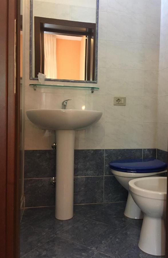 Hotel Capri ミラノ エクステリア 写真