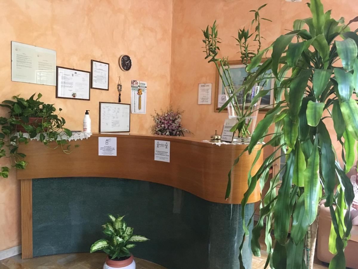 Hotel Capri ミラノ エクステリア 写真